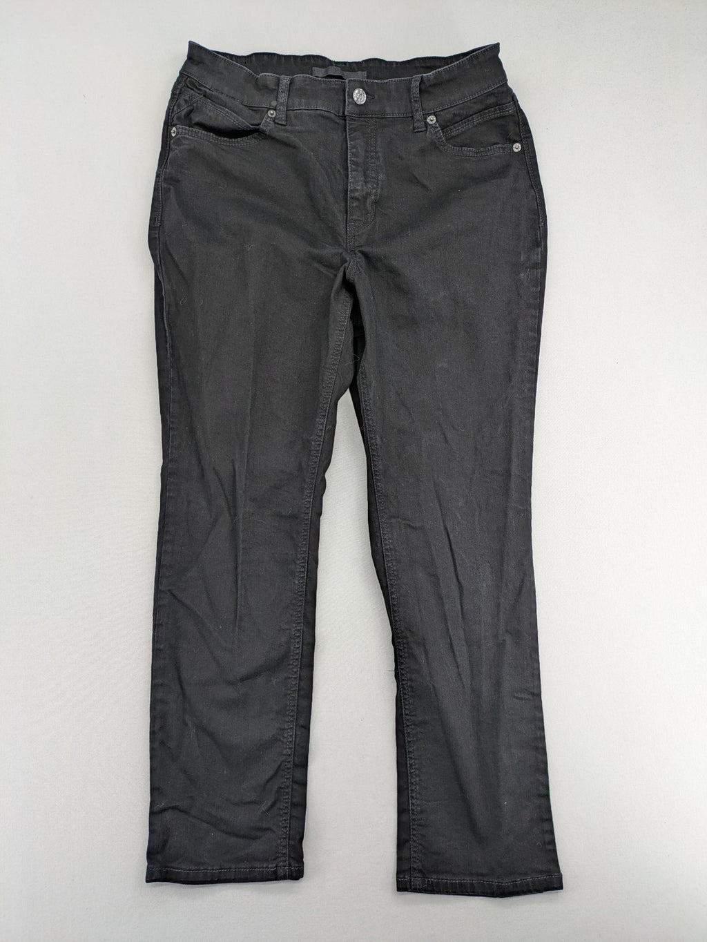 MAC straight leg jeans grey five-pocket design with classic cut and zipper fly.