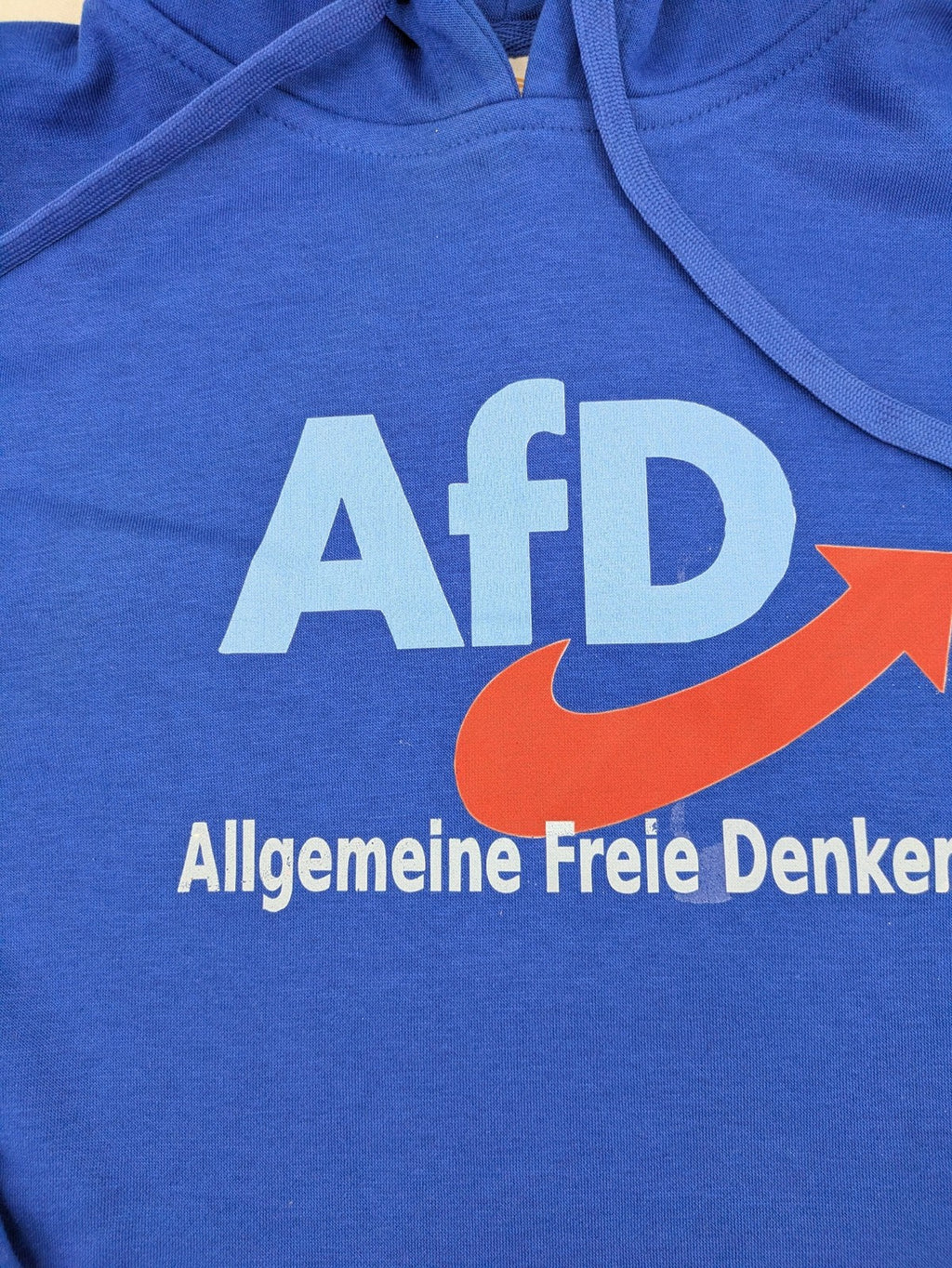 AFD blue hoodie with "AfD Allgemeine Freie Denker" print, kangaroo pocket, drawstring hood.