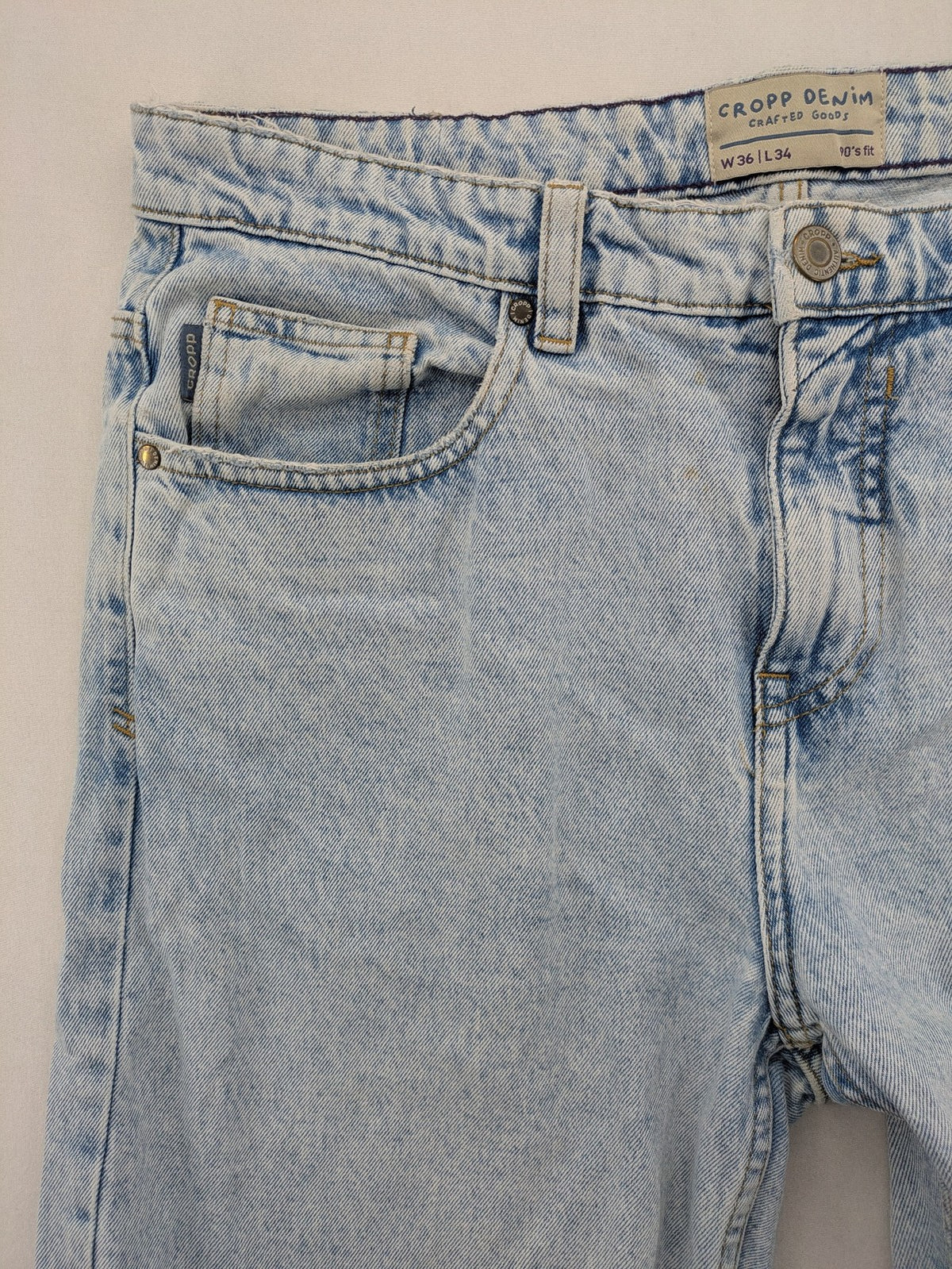 Cropp blue straight jeans 90s fit classic 5-pocket design durable denim material