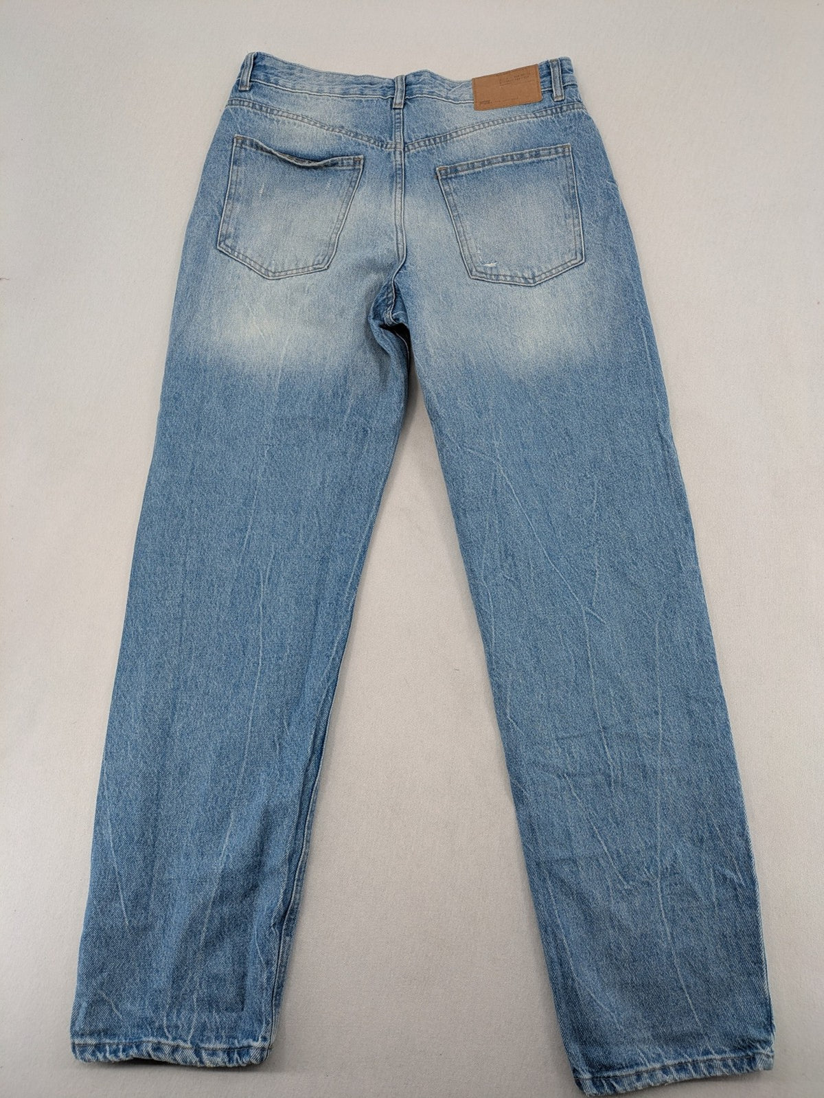 FB Sister blue mom jeans high waist distressed look with classic 5-pocket design.