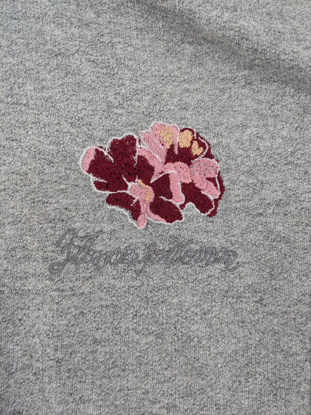 Stautz vintage jacket grey floral pattern with embroidered details and zip closure.