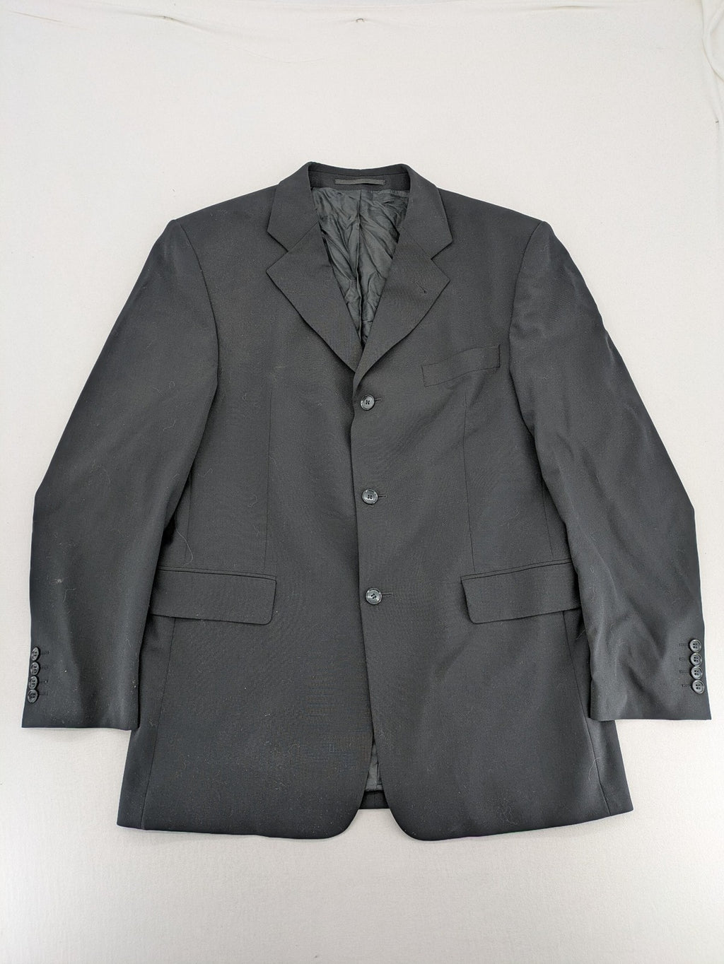 Jake*s pink jacket classic design with falling lapel and three-button closure.