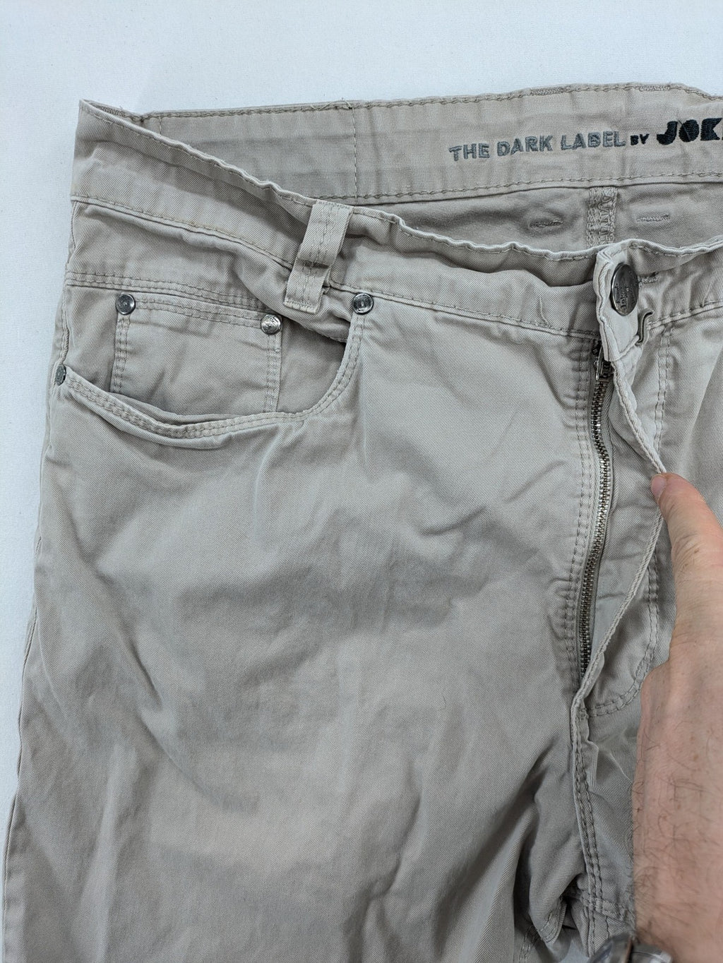 Joker beige chino pants 5-pocket design made from cotton stretch blend.