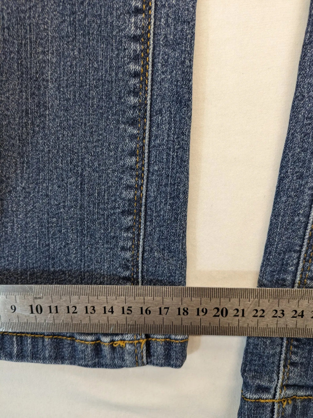 john baner blue straight jeans 5-pocket design with colorful rivets and whiskering effects