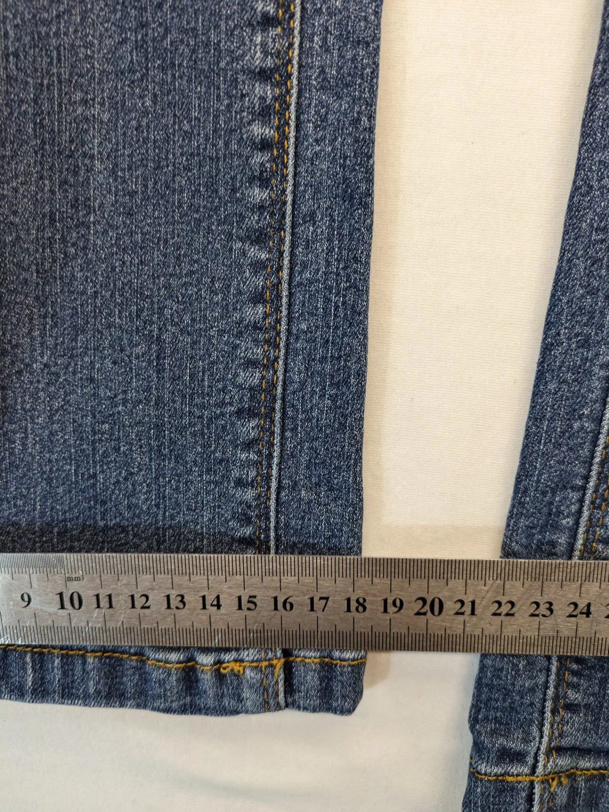 john baner blue straight jeans 5-pocket design with colorful rivets and whiskering effects