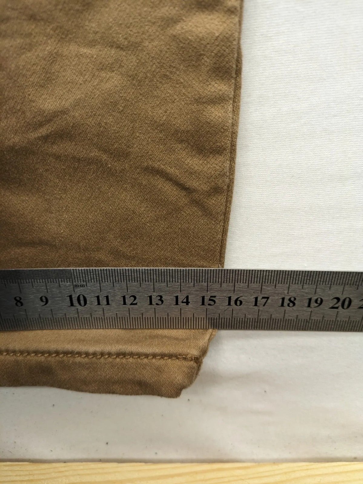 Laura Torelli khaki jeggings slim fit with elastic waistband and functional back pockets.