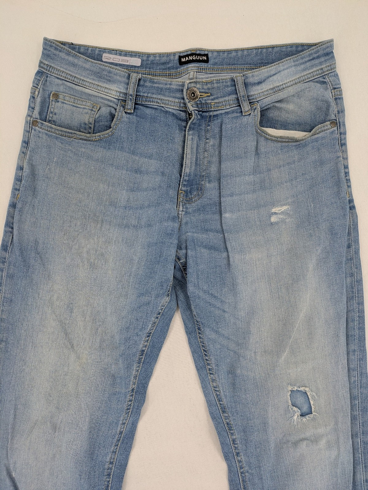 Manguun blue straight jeans with distressed wash and classic 5-pocket design.