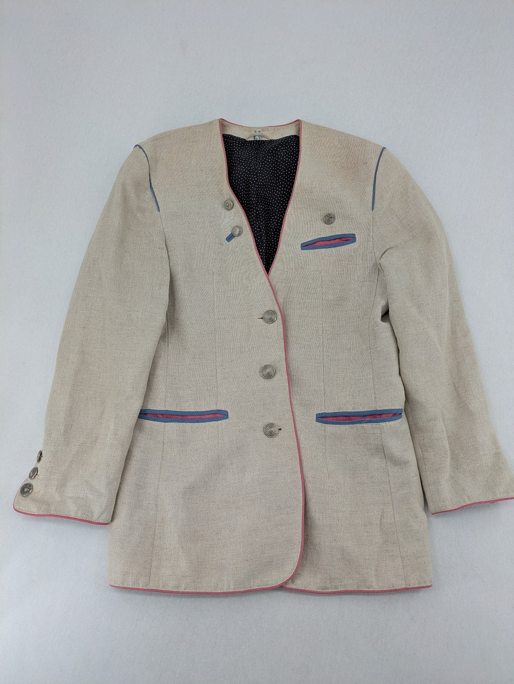 Damen Trachtenjacke beige linen look with pink and blue piping, decorative metal buttons, polka dot lining.