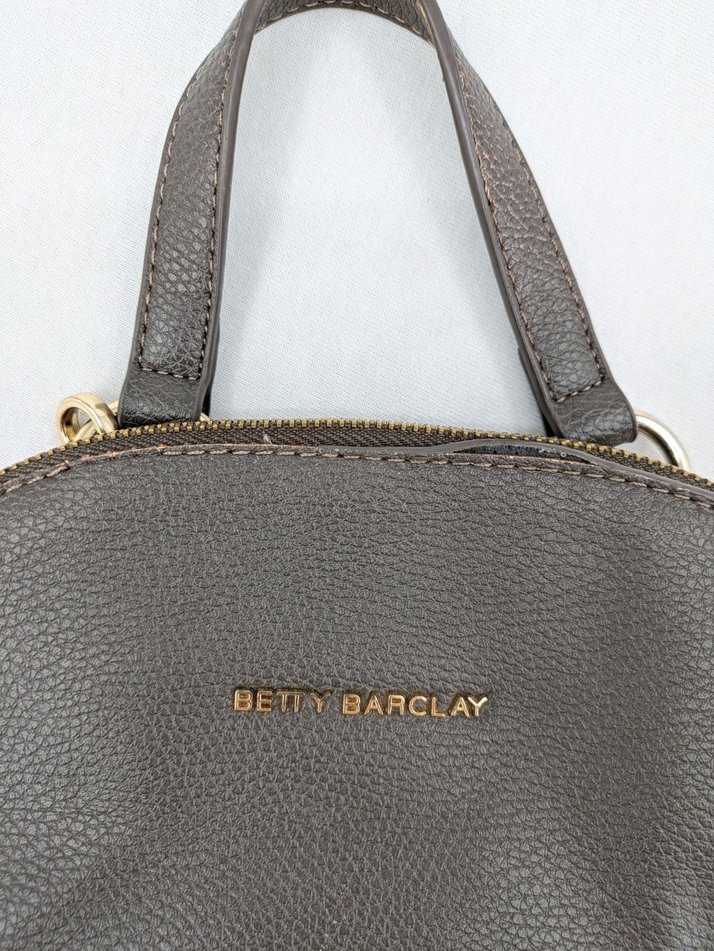 Betty Barclay grey handbag textured faux leather gold metal details adjustable straps