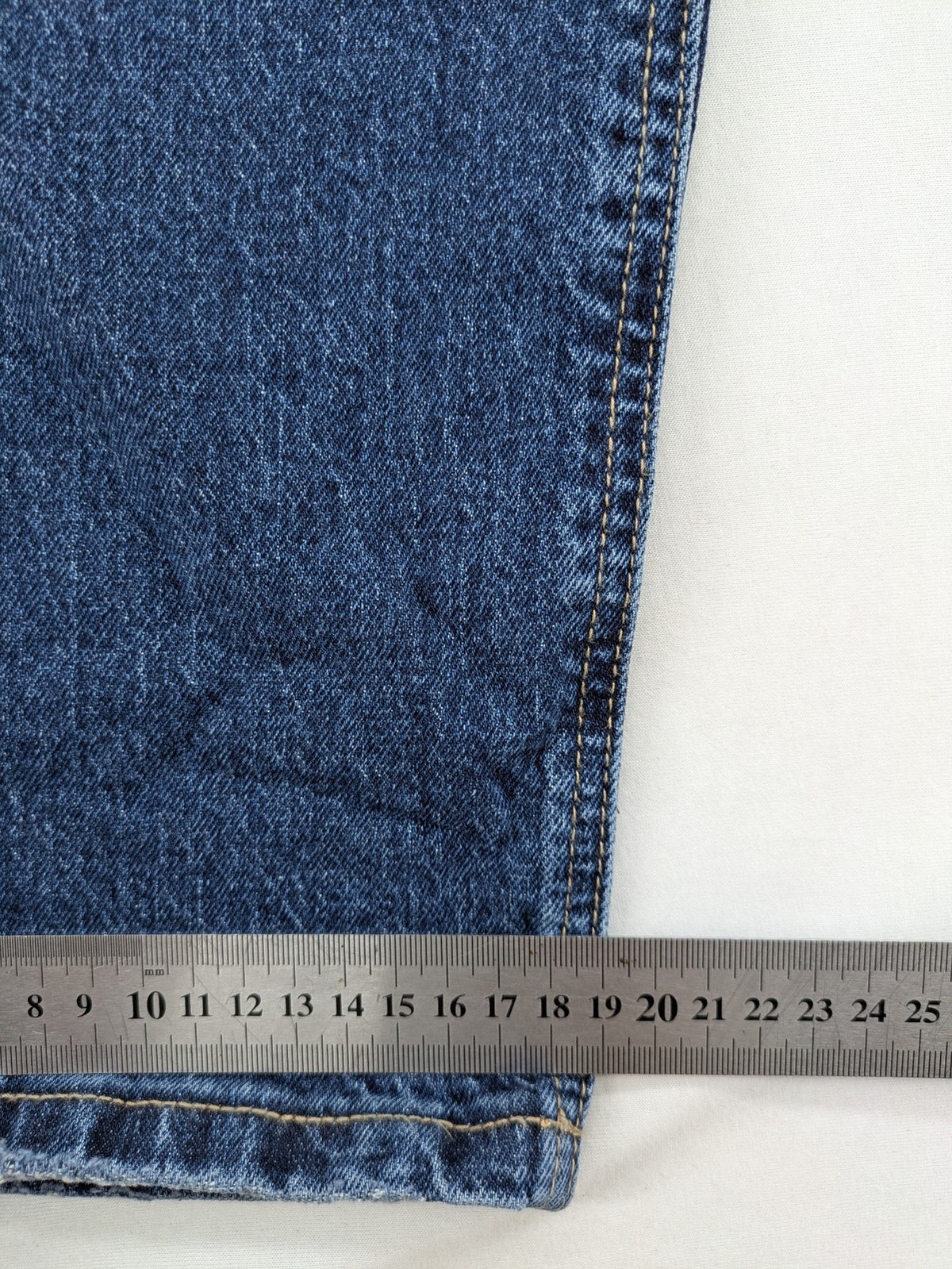 Reserved blue straight jeans high waist with classic fit and stretch cotton material.