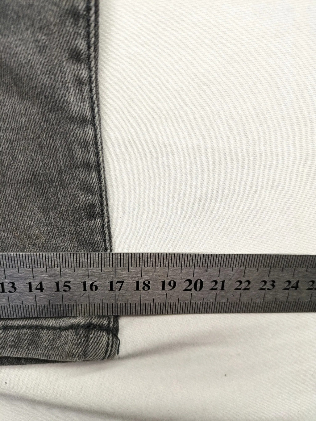 Engbers grey straight jeans stone washed with classic 5-pocket design and used look.