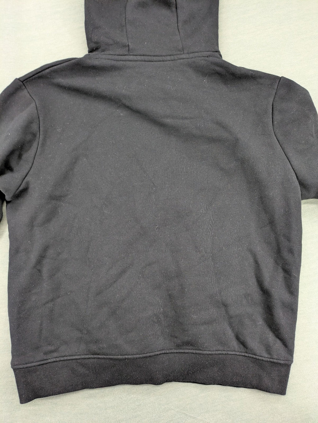 Ellesse grey hoodie with large logo, kangaroo pocket, and drawstring hood.
