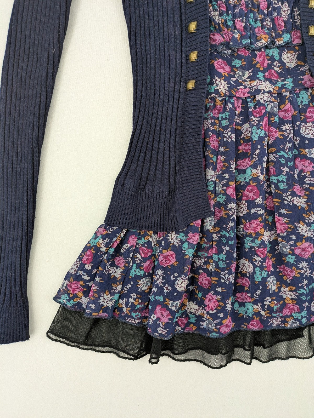 Damen turtle neck jumper dark blue floral ribbed knit with delicate lace hem.
