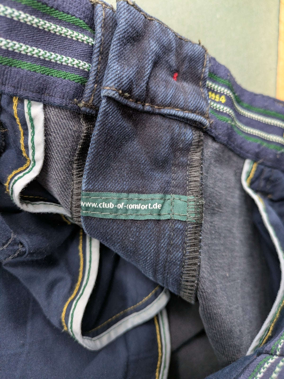 Club of Comfort pink straight jeans 5-pocket design with stretch cotton material.