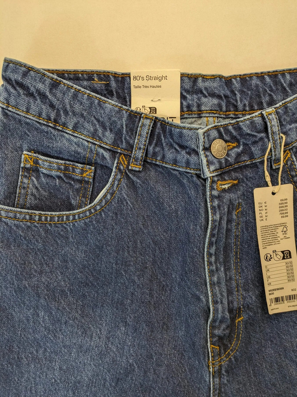 Esprit blue straight jeans high waist 80s style with original tags and classic wash.