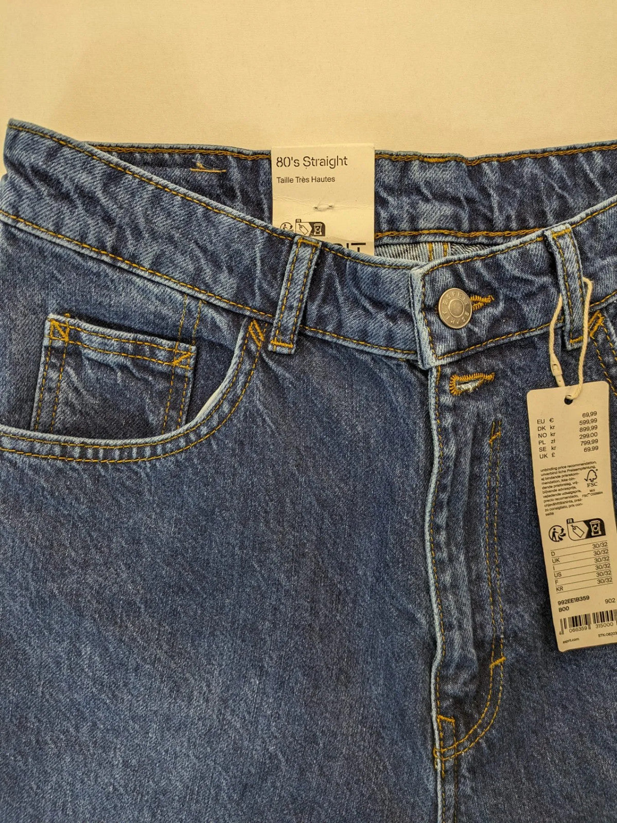 Esprit blue straight jeans high waist 80s style with original tags and classic wash.