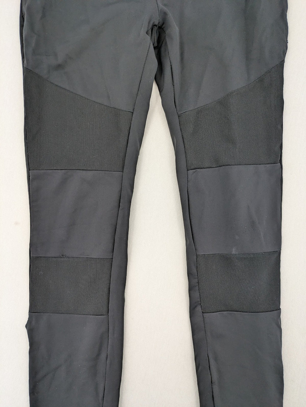 Urban Classics black bicycle tights with grey knee panels and high waist design.
