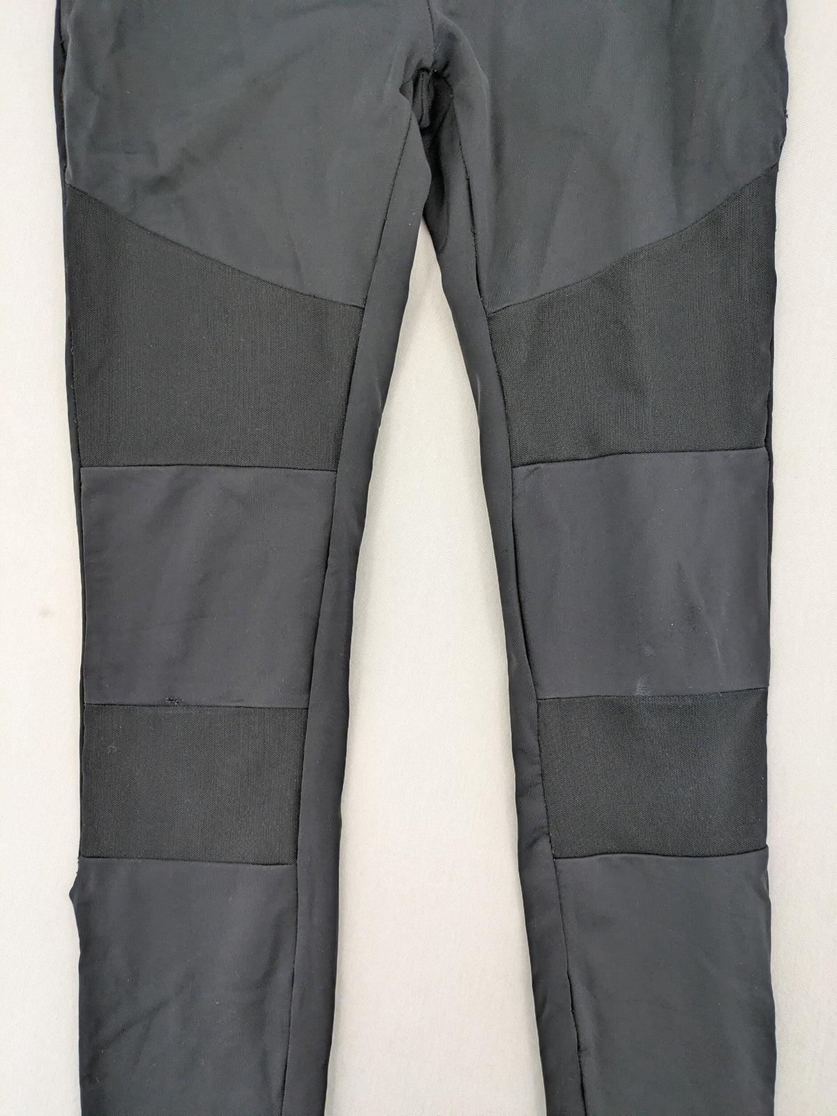 Urban Classics black bicycle tights with grey knee panels and high waist design.