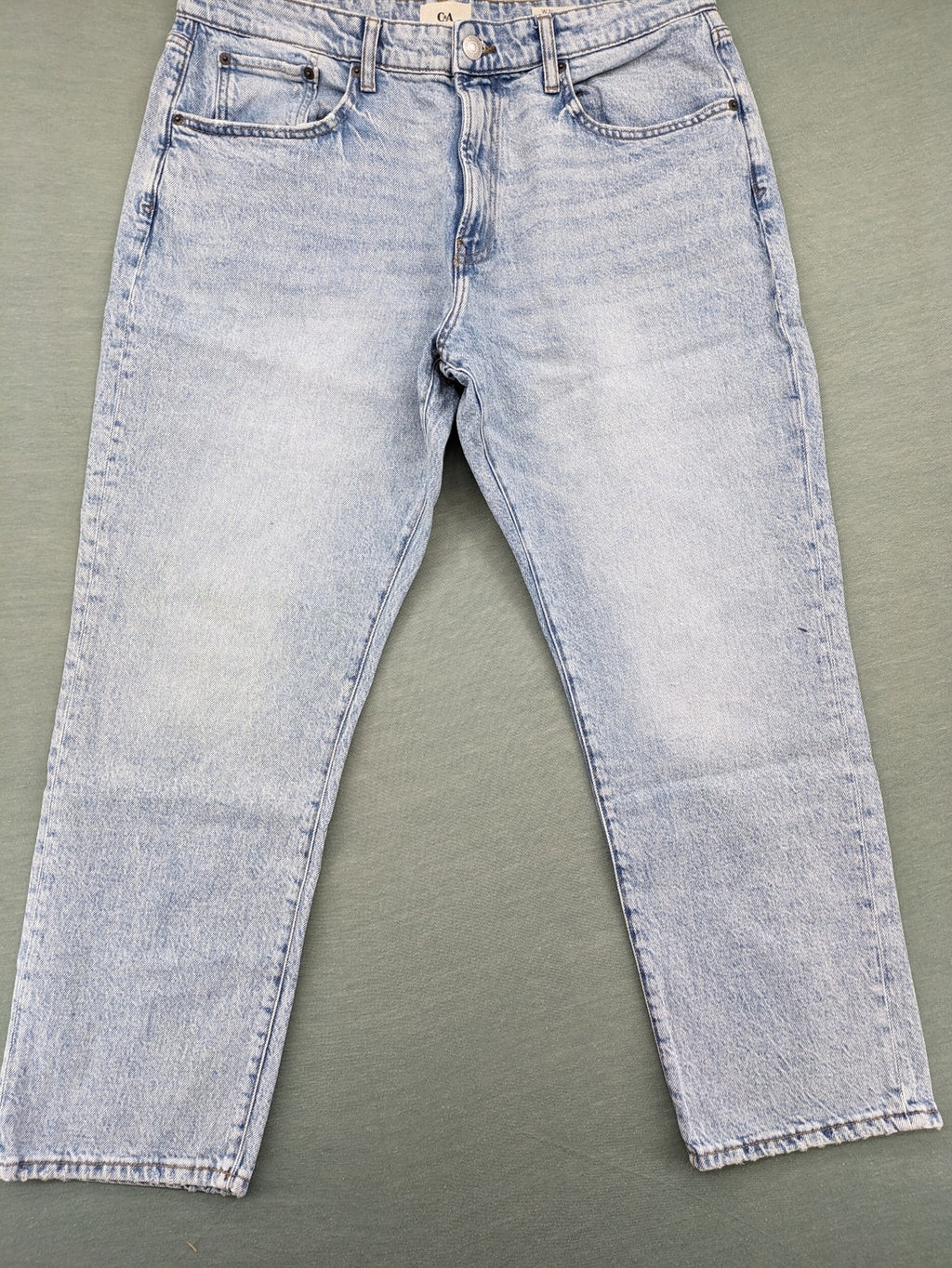 C&A blue straight jeans light wash 5-pocket design with stretch fabric.