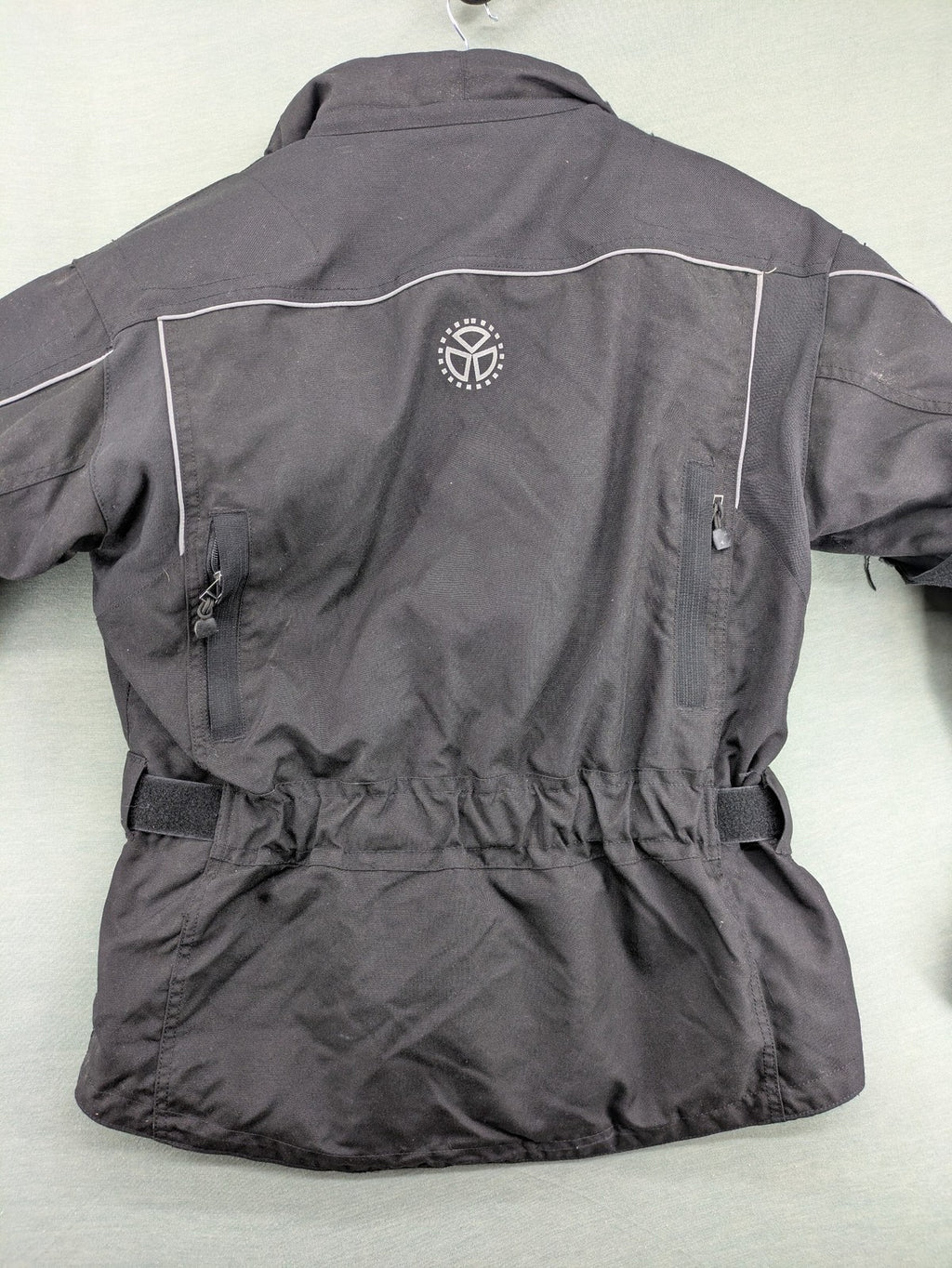 Advanced Experience black motorcycle jacket with Z-Liner membrane and CE protectors, durable Cordura material.