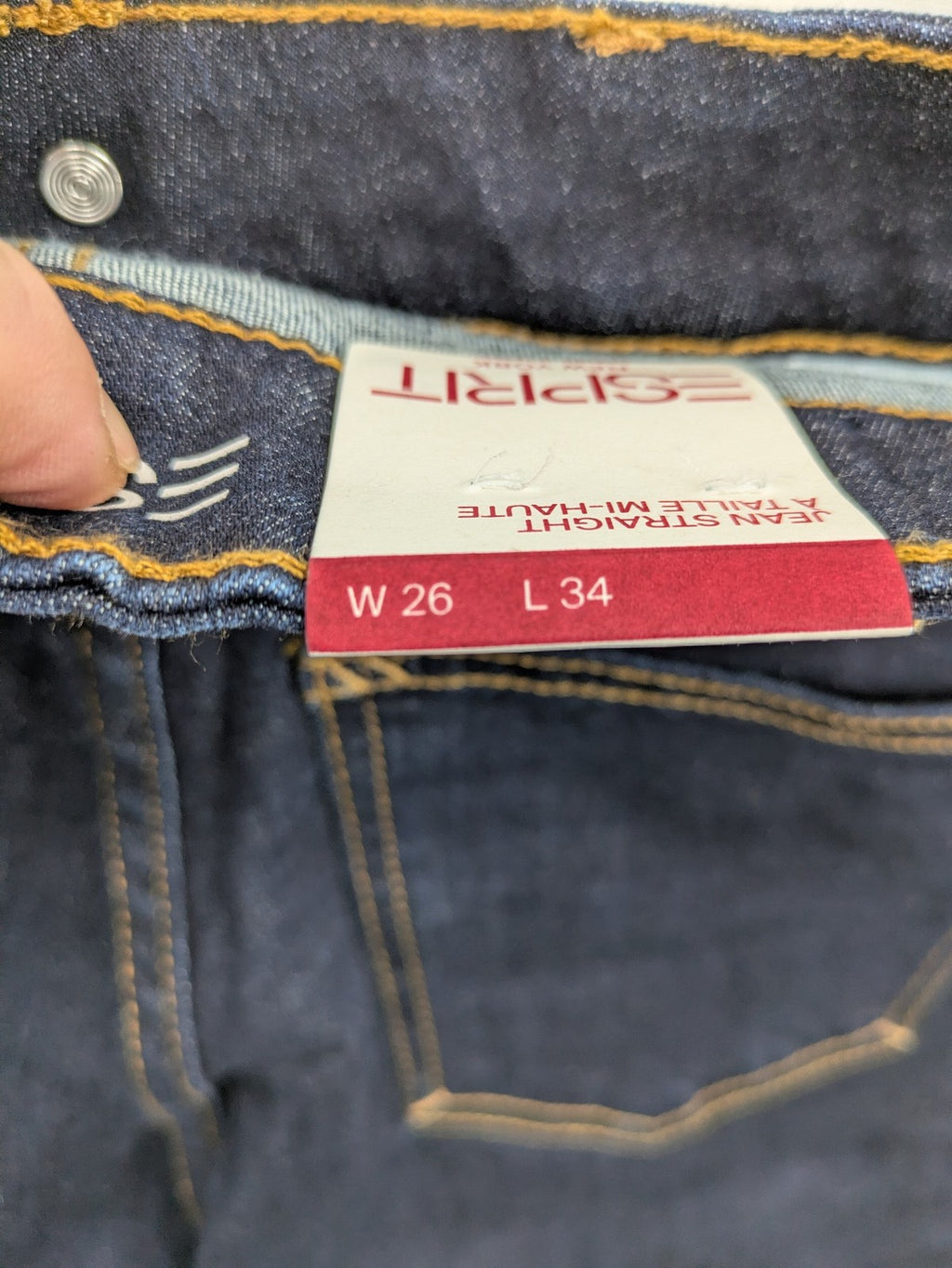 Esprit pink straight jeans with classic 5-pocket design and contrast stitching.