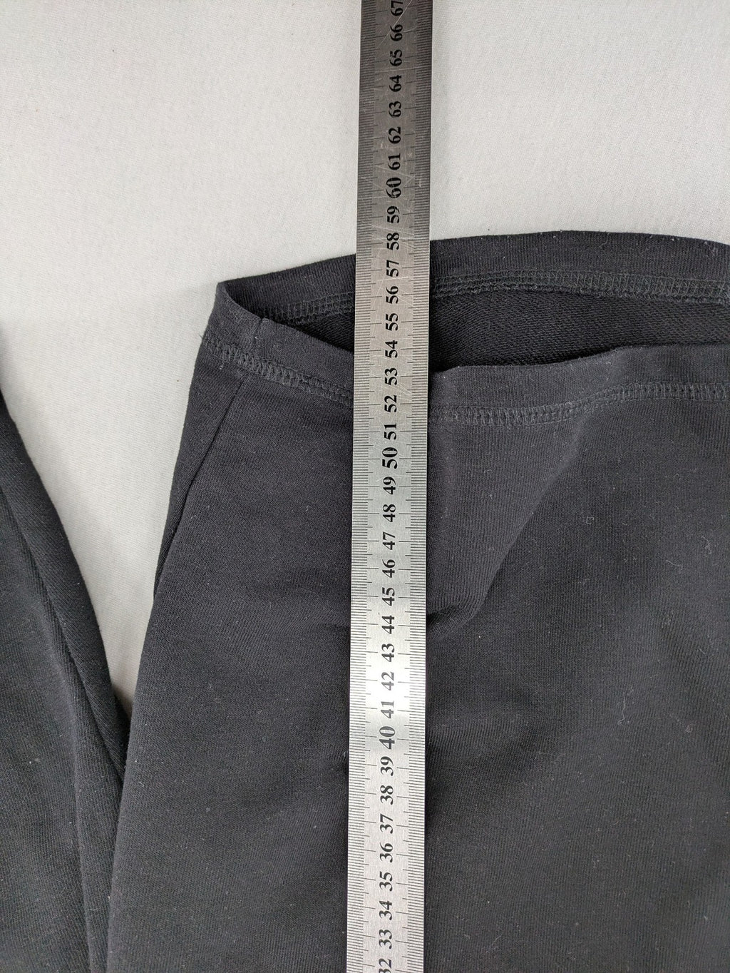 Crivit black sweatshorts cotton blend with elastic waistband and side pockets.