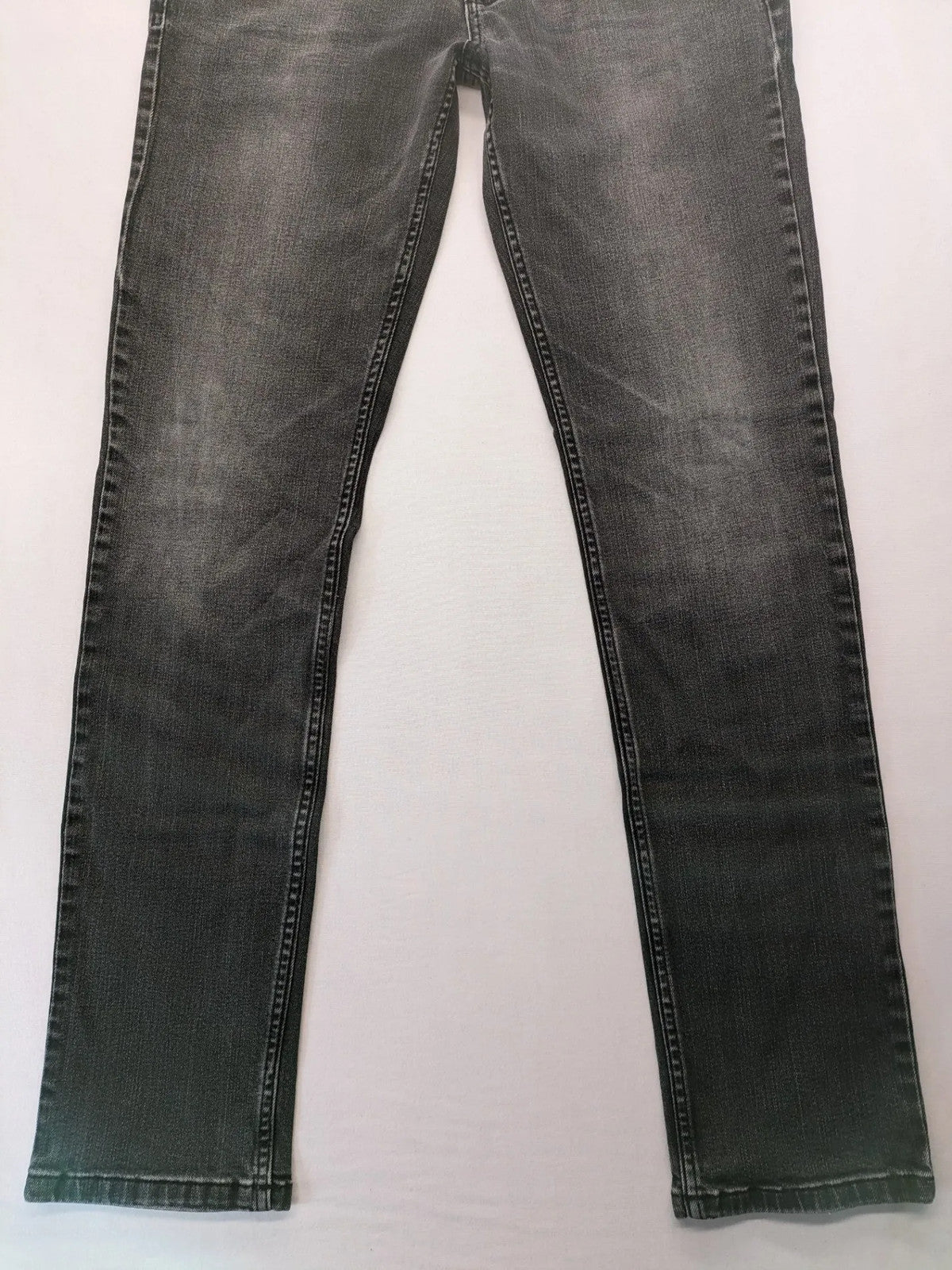 Denim grey straight jeans 5-pocket design with subtle brand details and zipper closure.