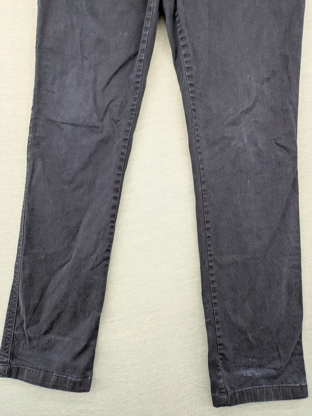 Street One grey slim fit pants with classic 5-pocket style and mid-rise waist.