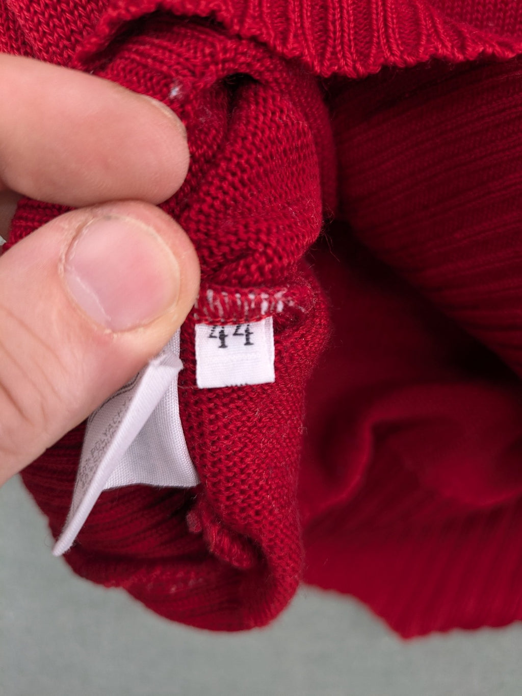 Beise Moden red turtle neck jumper ribbed cuffs warm wool blend