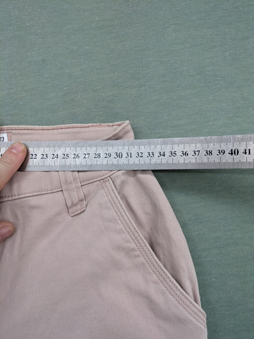 Hollister straight jeans beige high-rise with utility pockets and relaxed fit.