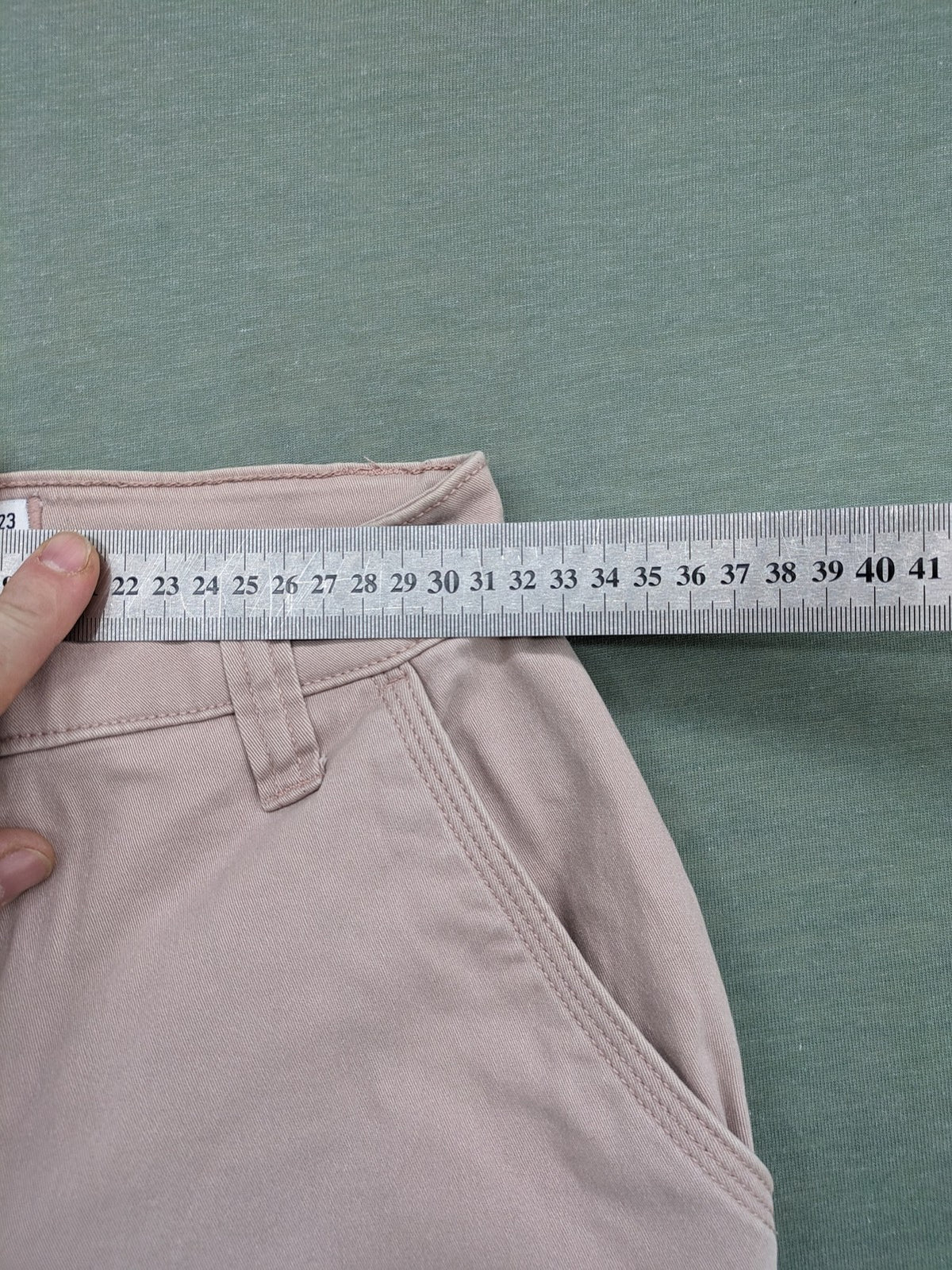 Hollister straight jeans beige high-rise with utility pockets and relaxed fit.
