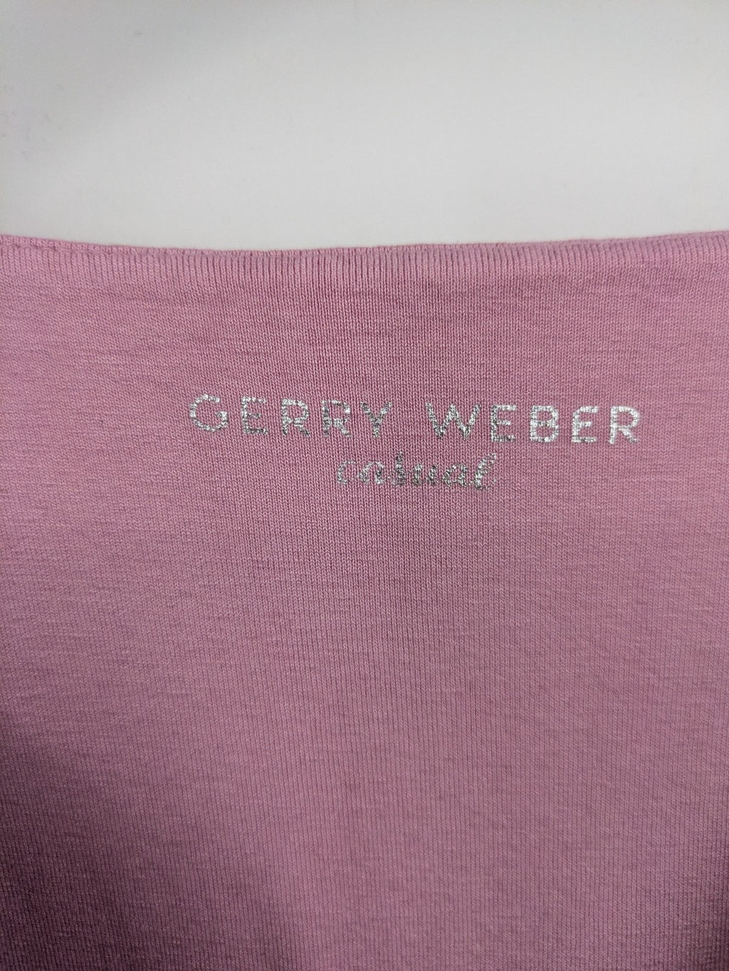 Gerry Weber pink T-shirt dress with V-neck and side pockets in soft viscose blend.