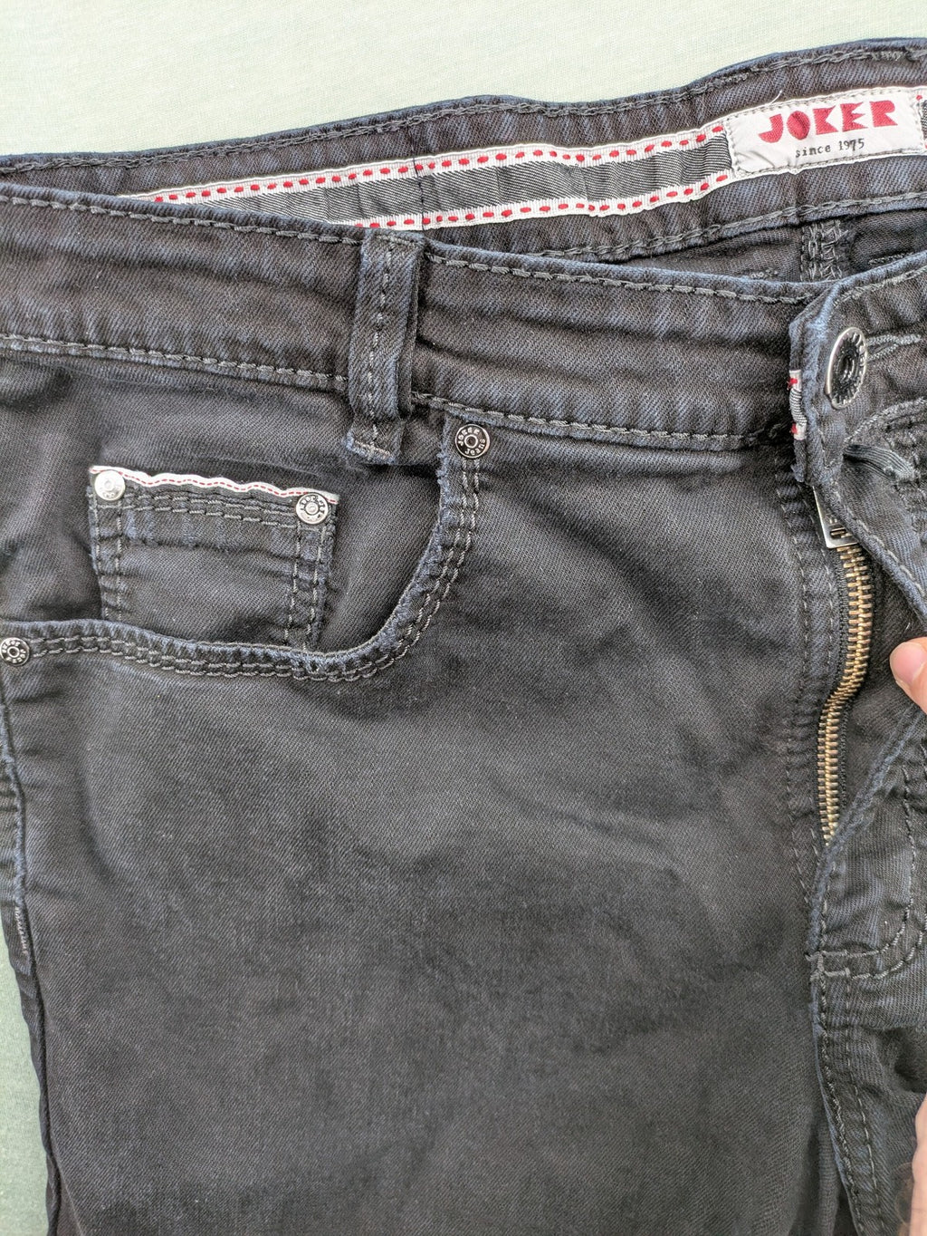 Joker grey straight jeans with double saddle stitch detail and classic 5-pocket design.