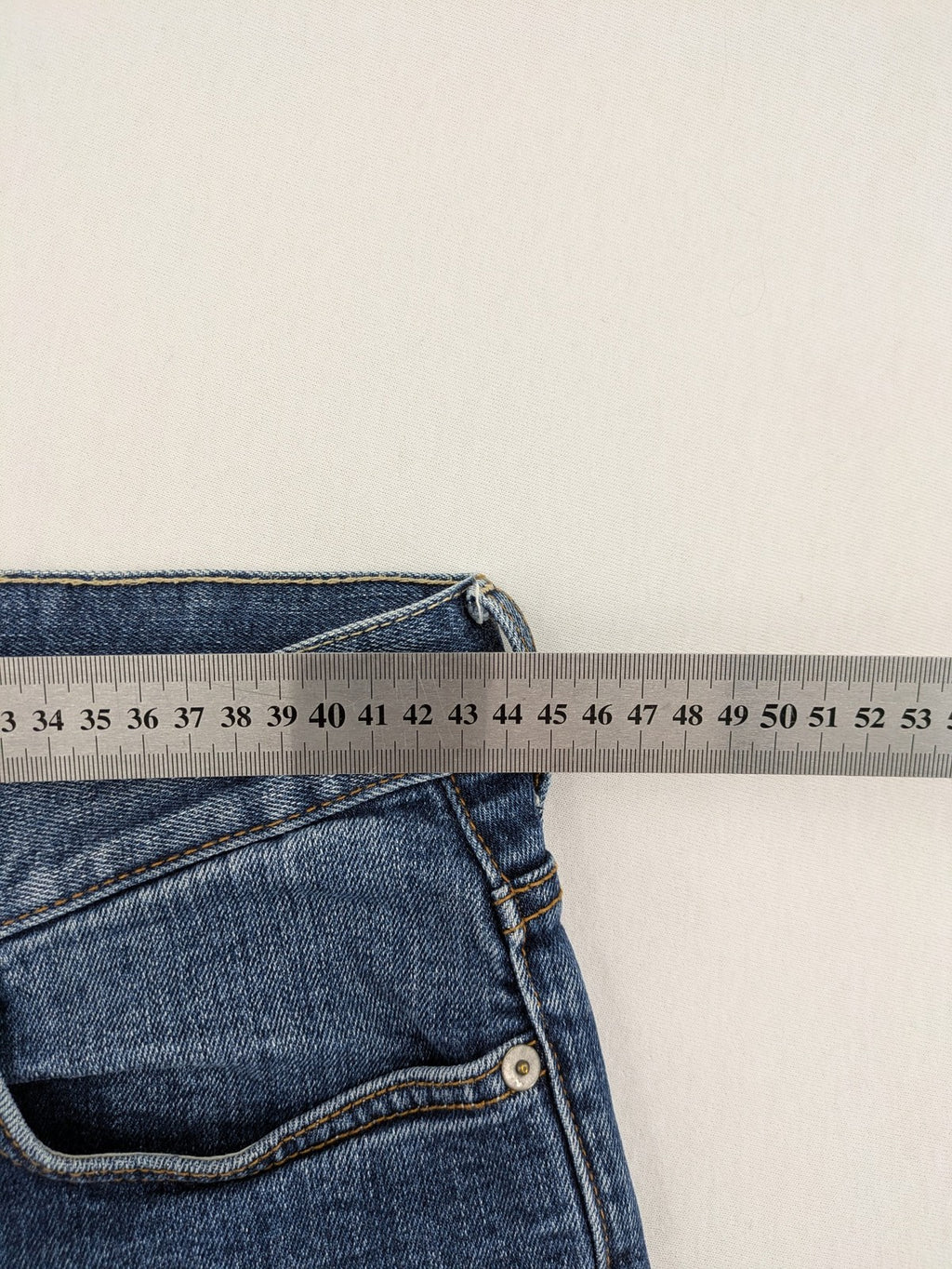 H&M blue slim fit jeans low waist 5-pocket style button fly stretch denim