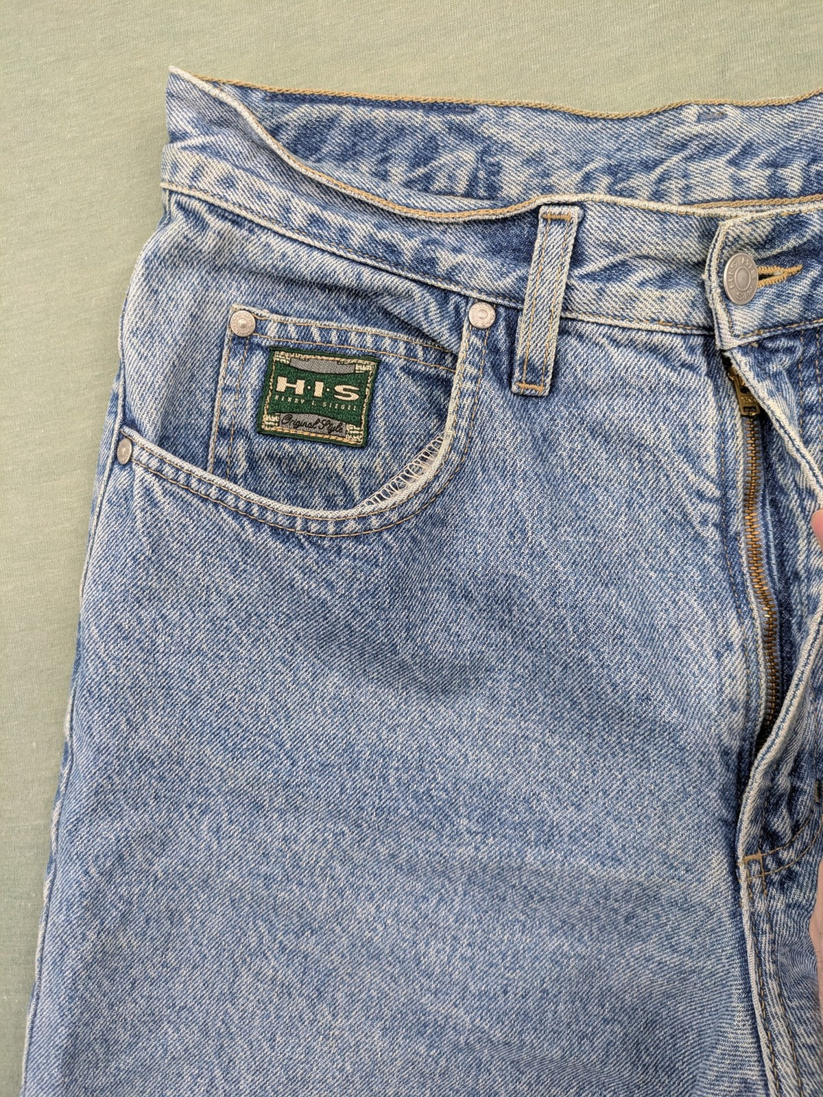 H.I.S blue mom jeans high waist vintage denim with classic 90s wash and straight cut.