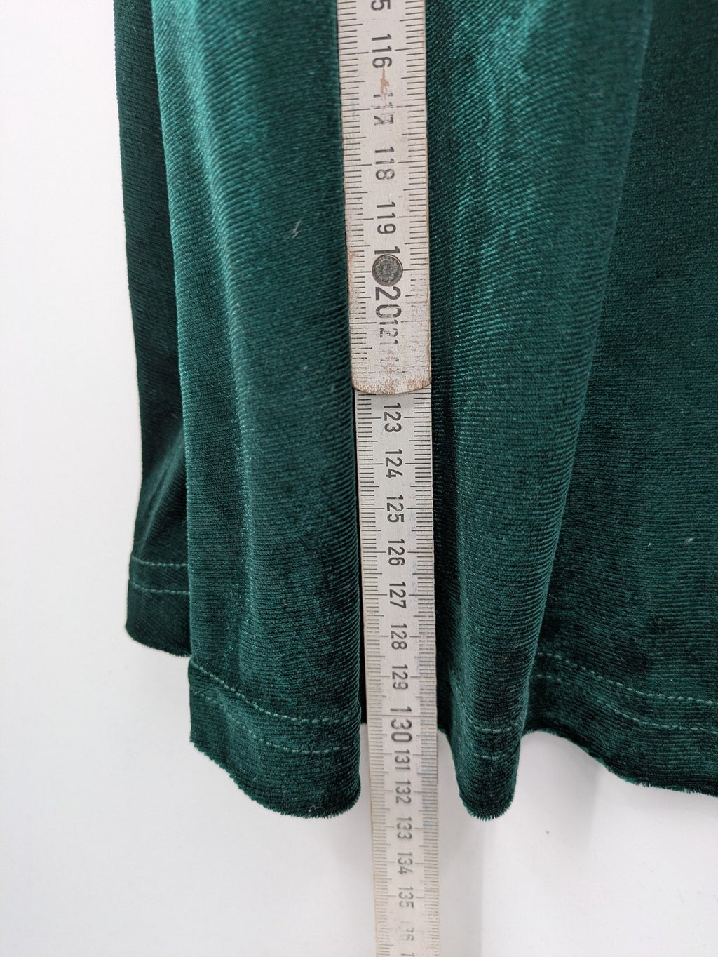 Elegant green velvet midi dress with long sleeves and round neckline, size XXL.