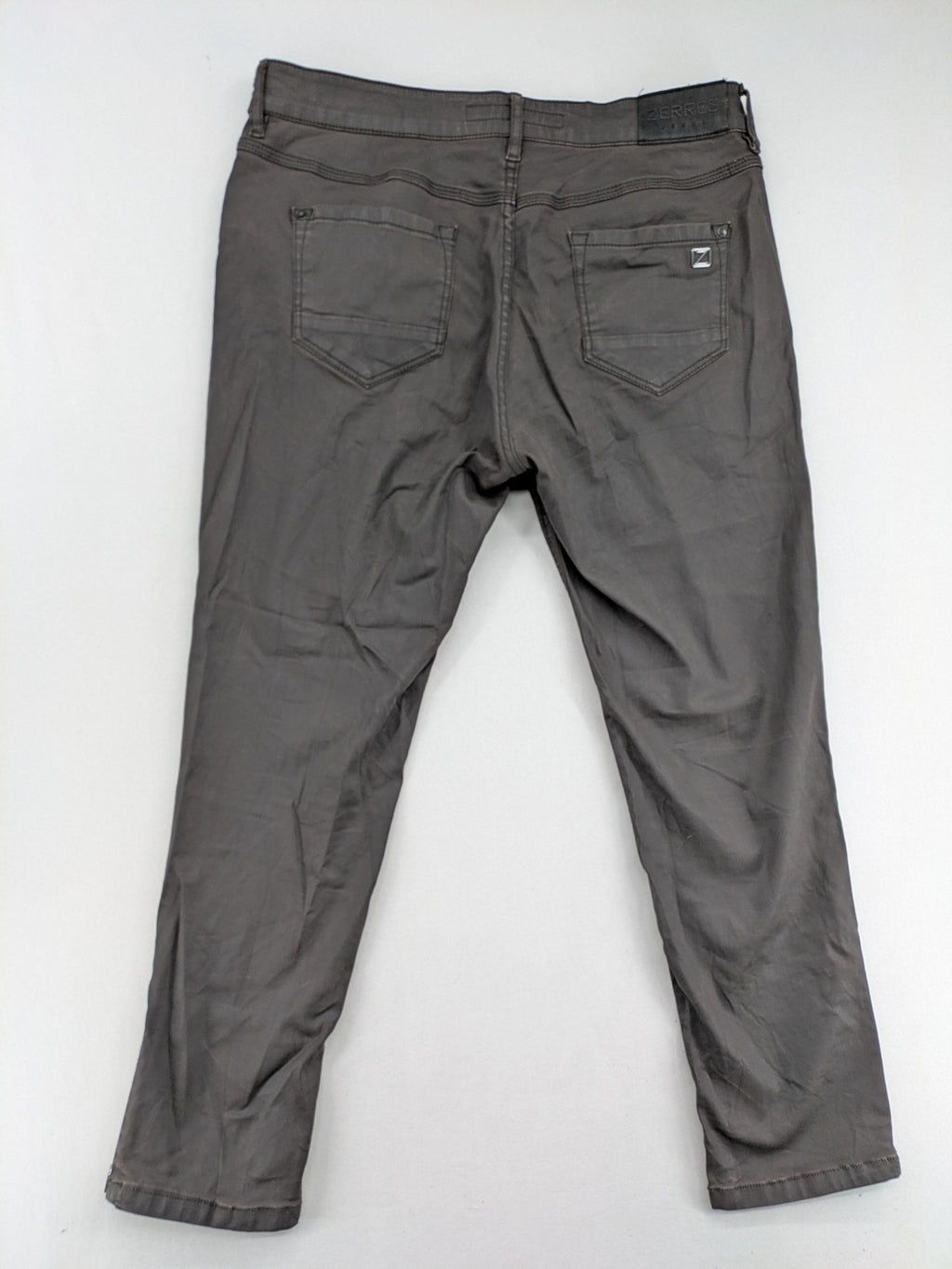 Zerres grey slim fit chino pants with ankle zippers and classic 5-pocket design.