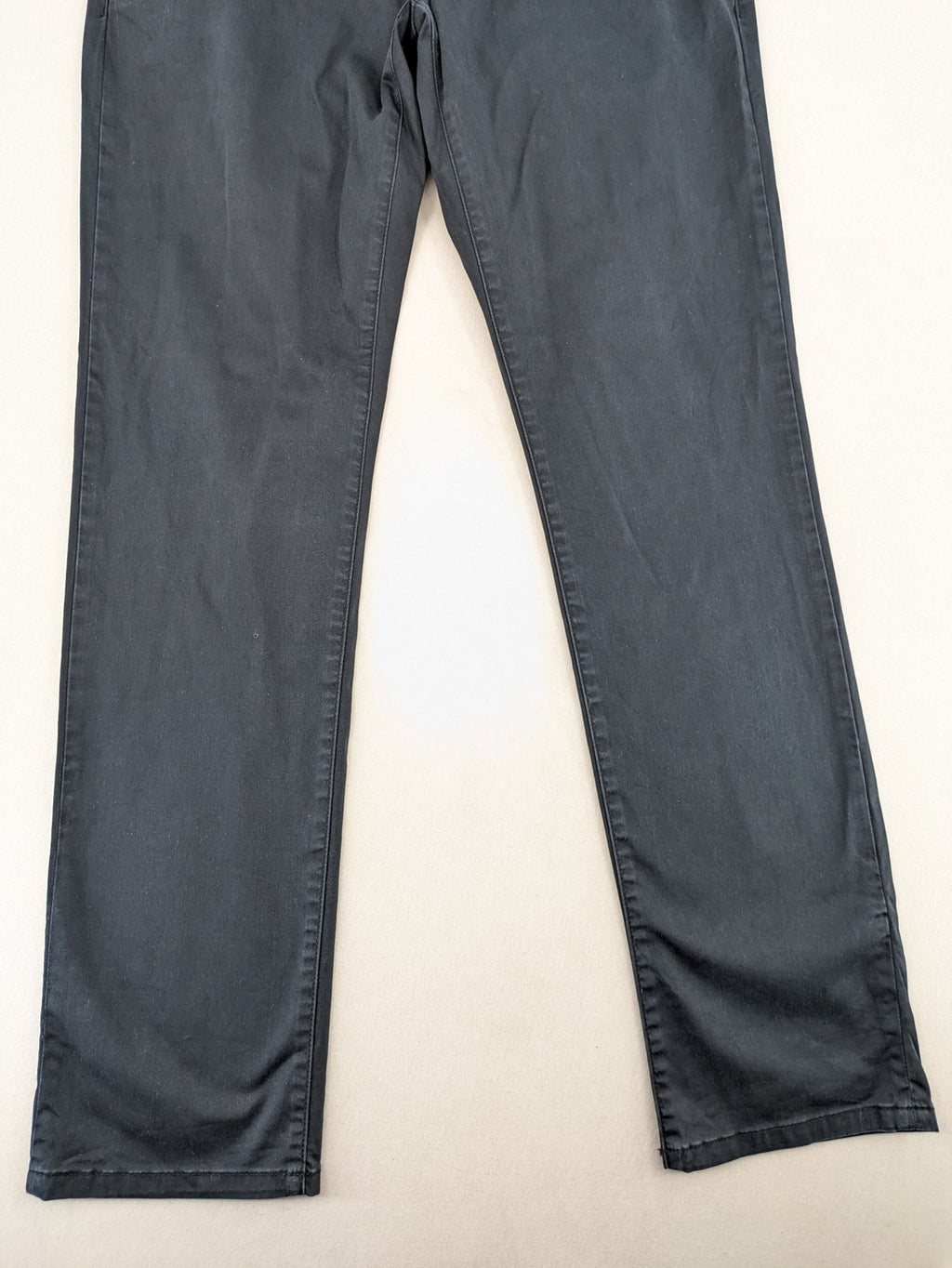 Paul Hunter navy chino pants Oscar model, regular fit, lightweight stretch material.