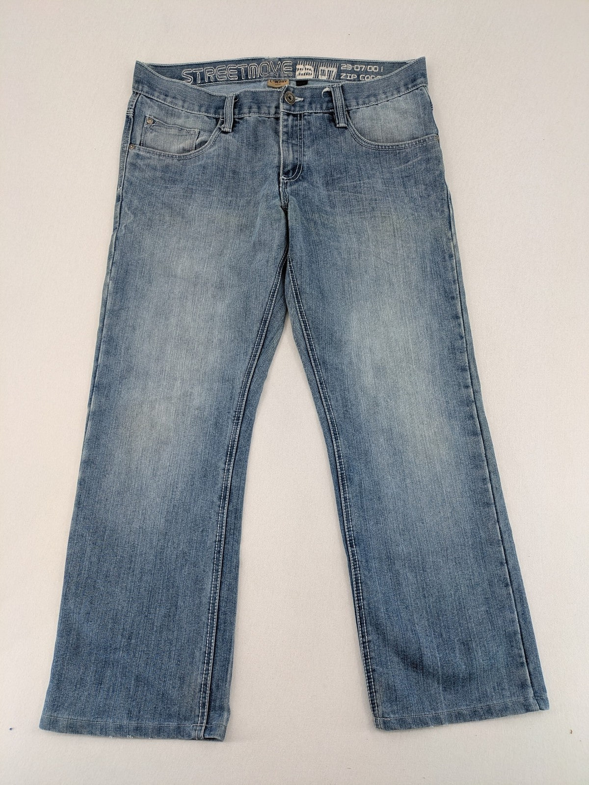 Livergy blue straight jeans with "Streetmove" logo, classic 5-pocket style, cotton-polyester blend.