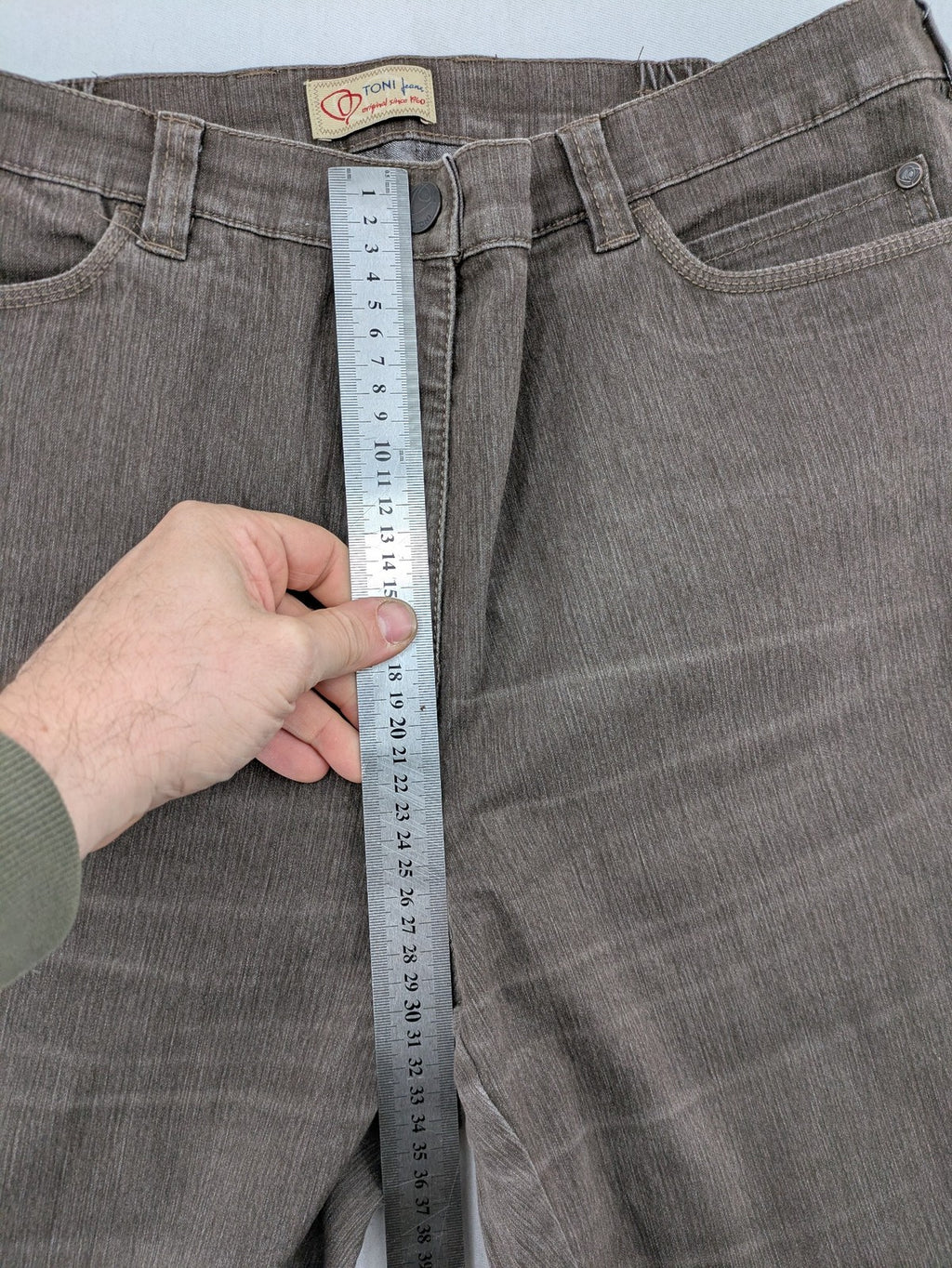 TONI grey straight jeans super slim fit with elastic waistband and classic 5-pocket design.