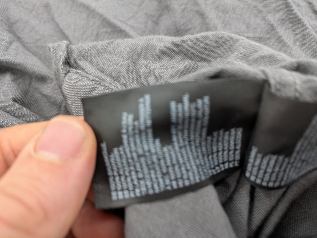 H&M L.O.G.G. grey button-down shirt, regular fit, single chest pocket, cotton material.