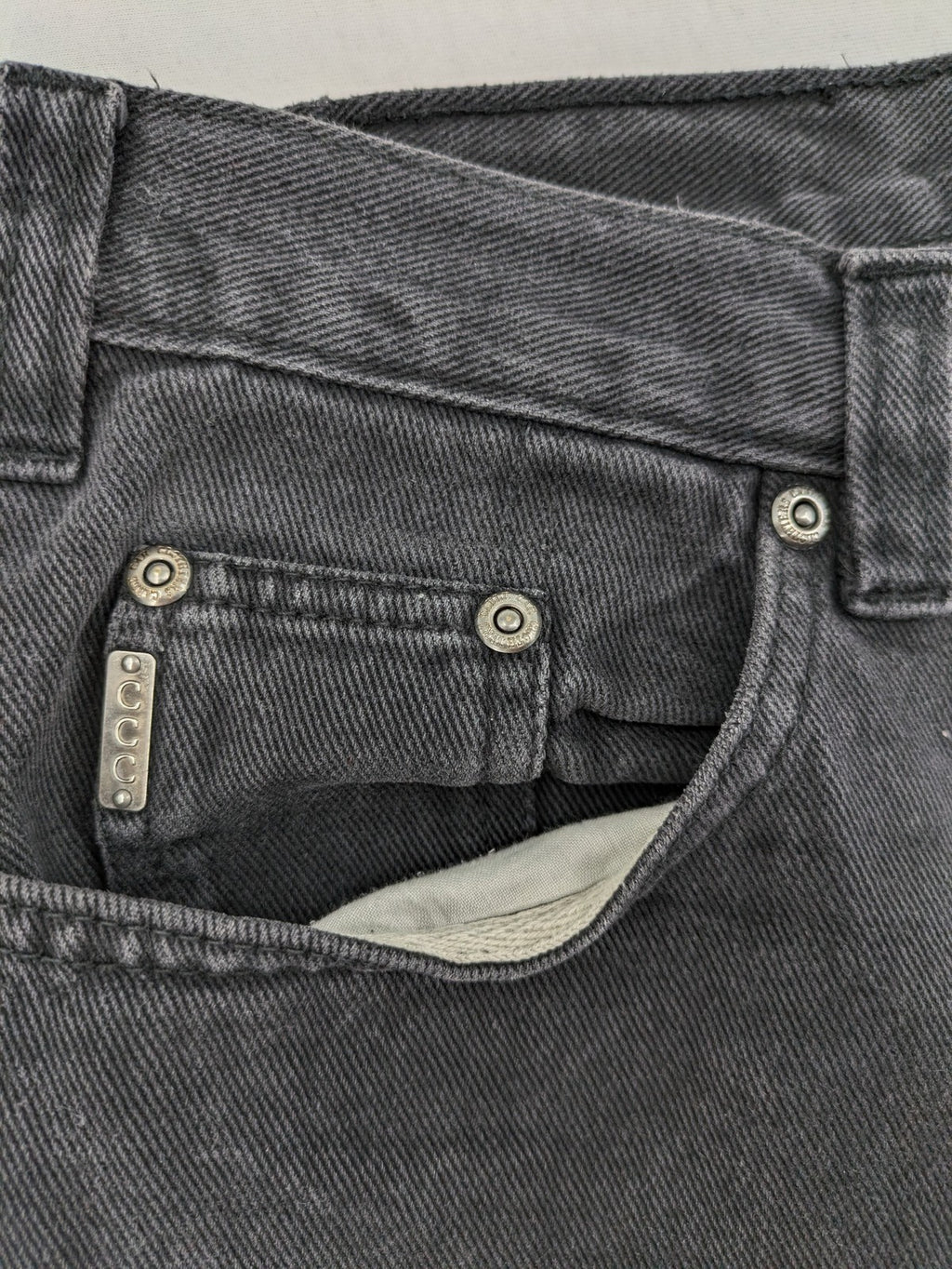 DeLorean grey straight jeans classic 5-pocket design with worn look and cotton material.