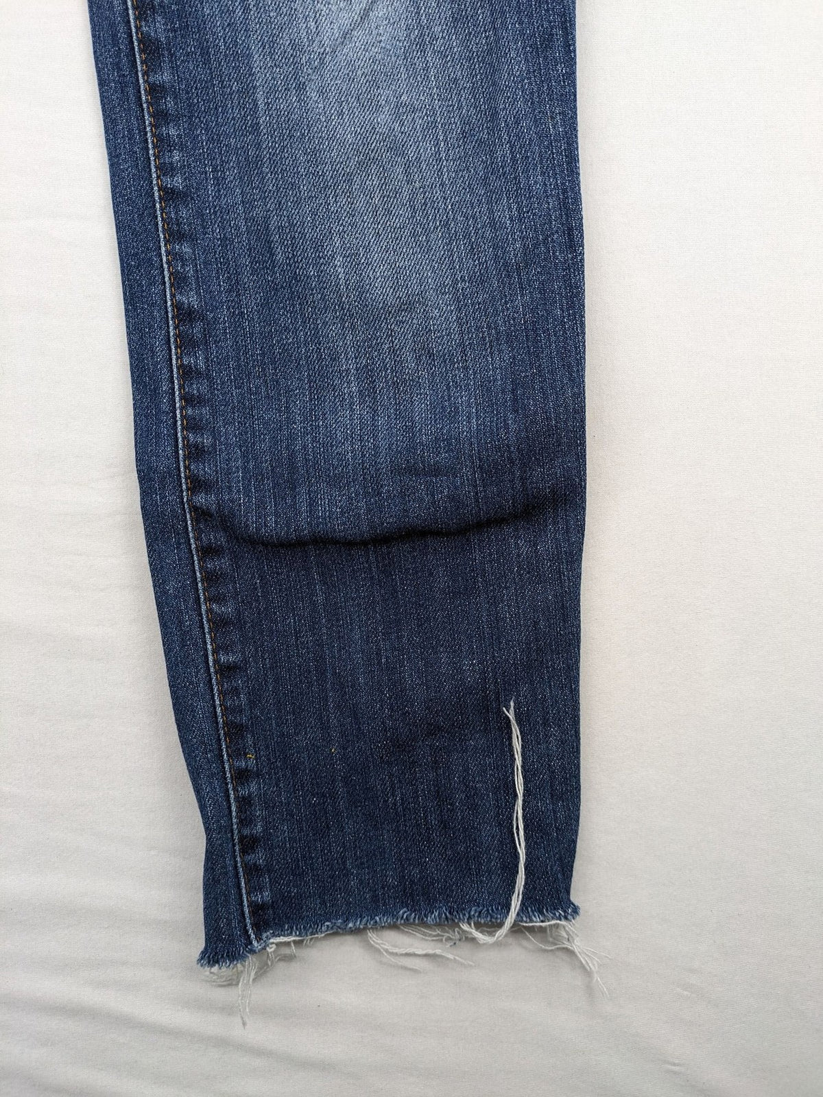 GAS straight jeans blue with open frayed hem and classic 5-pocket style.