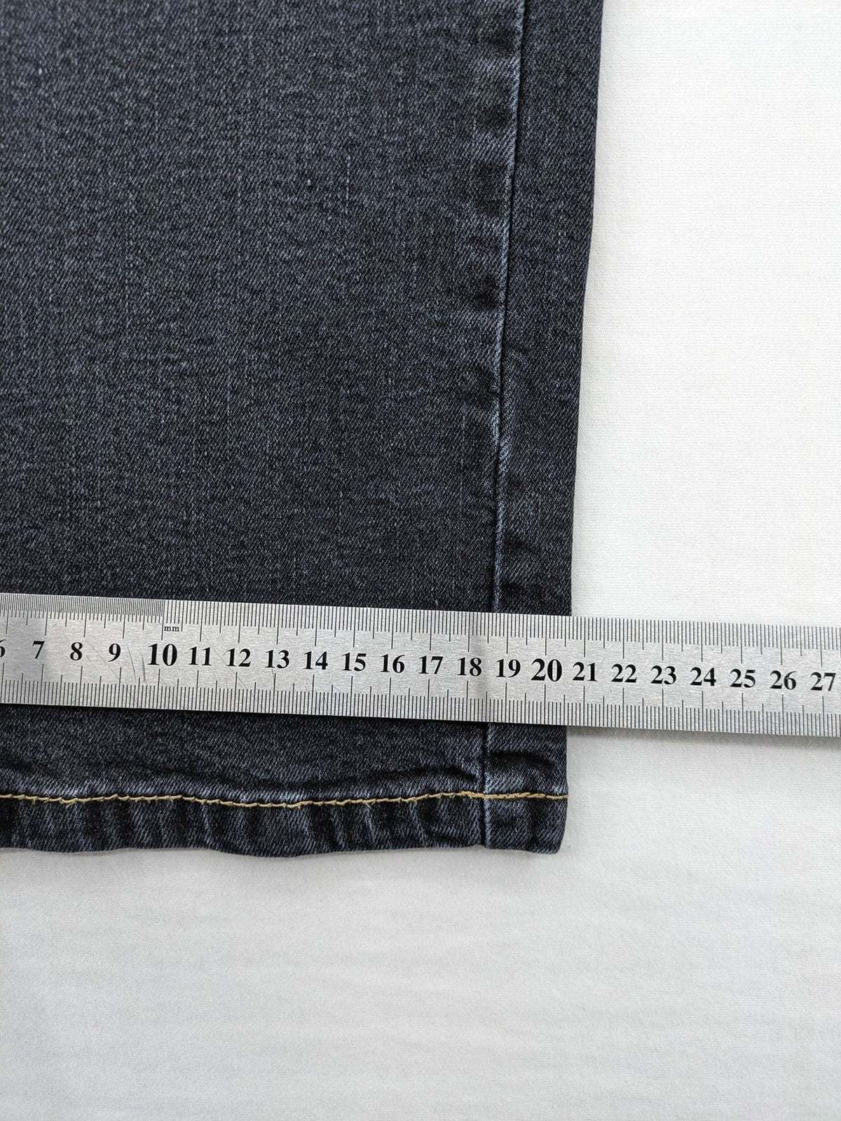 Arizona straight jeans blue with classic 5-pocket design and comfortable stretch fabric.