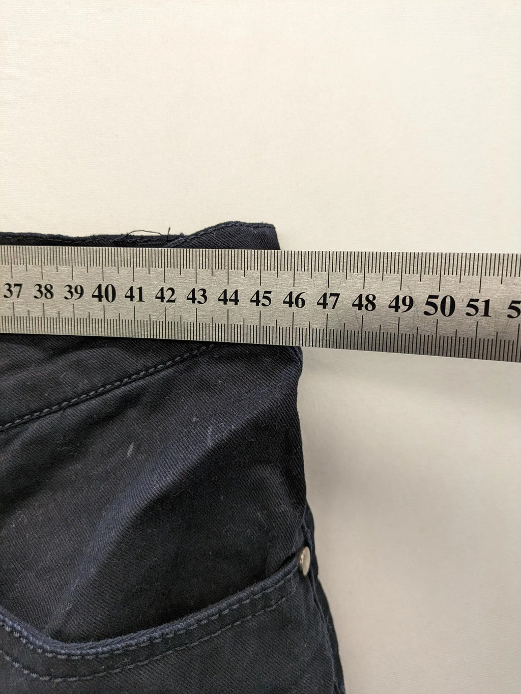 Watsons black straight jeans size 52 five-pocket design with zipper and stretch cotton.