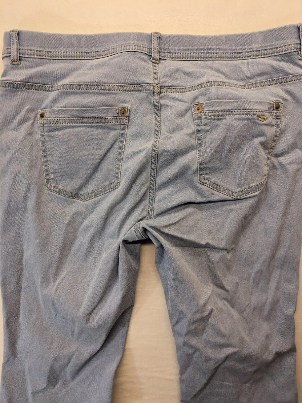 Zerres blue straight jeans 5-pocket style with stretch fabric and logo detail.