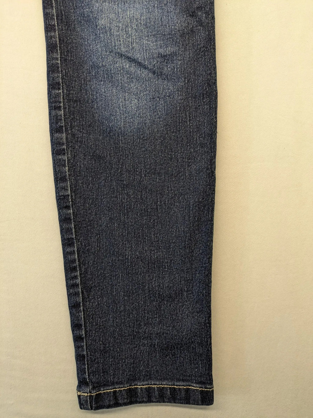 john baner blue straight jeans classic 5-pocket style with zipper and button closure