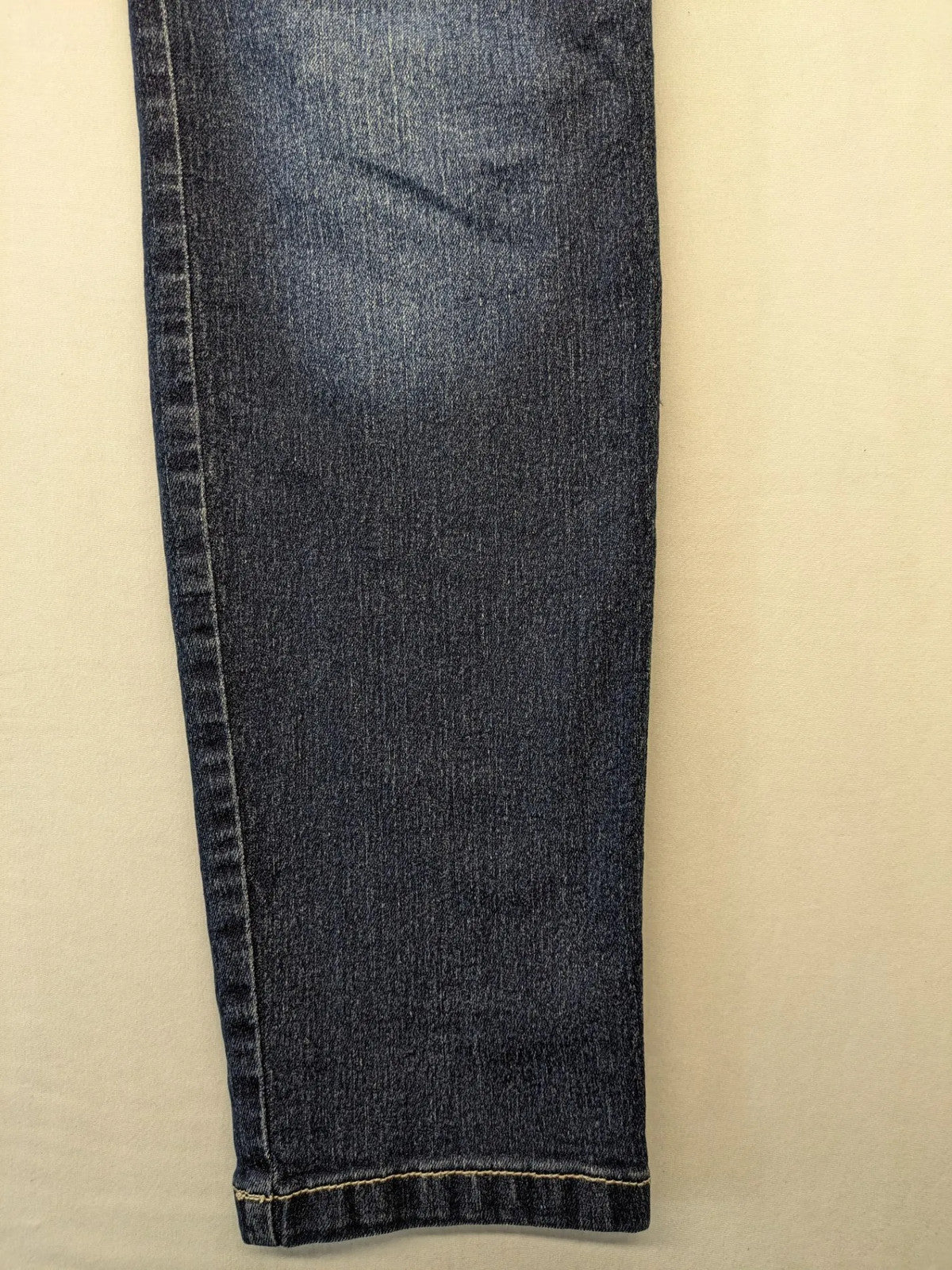 john baner blue straight jeans classic 5-pocket style with zipper and button closure