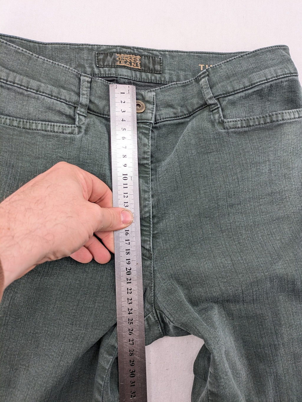 Zerres straight jeans dark green classic 5-pocket style with button and zipper closure.