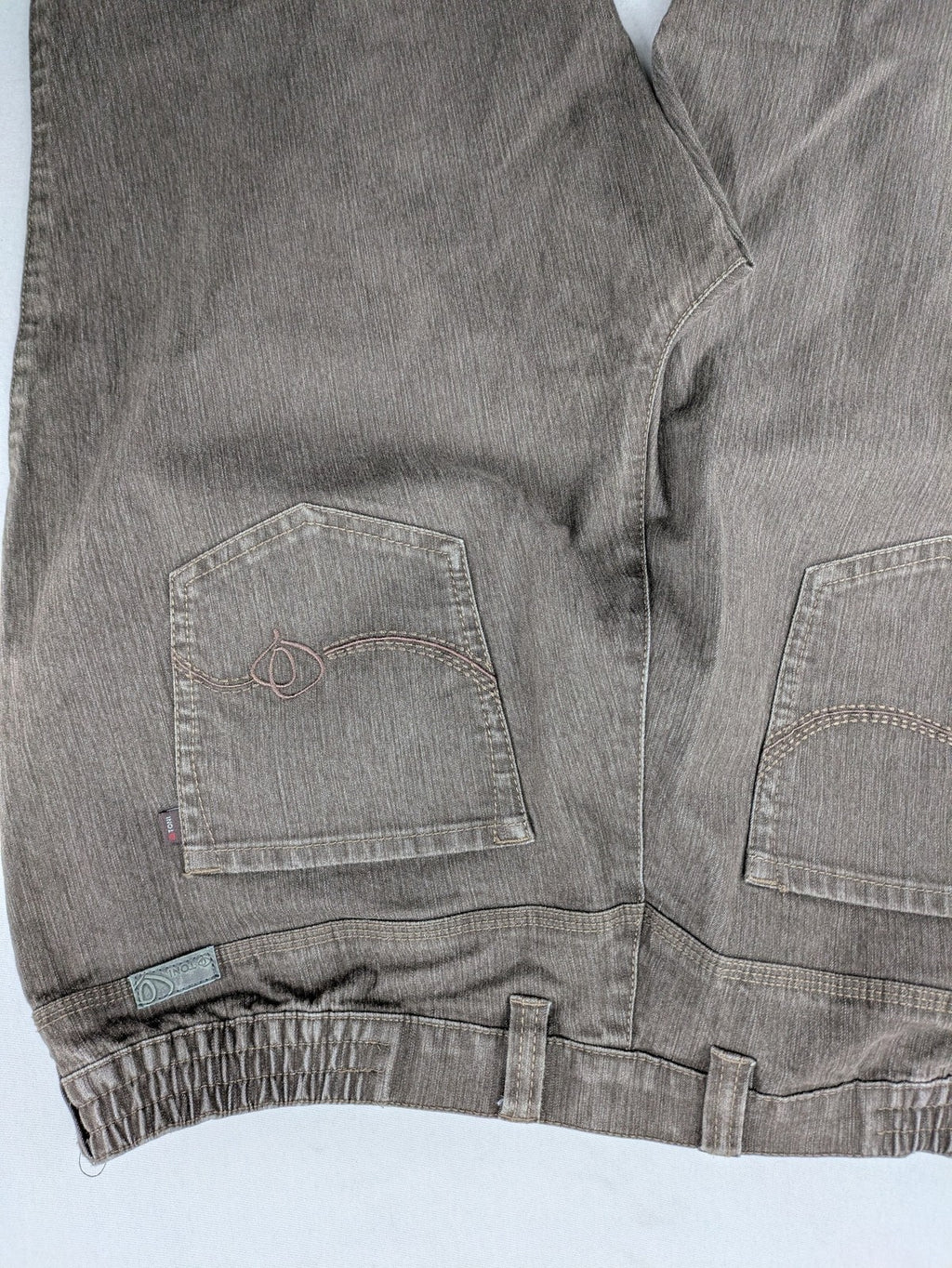 TONI grey straight jeans super slim fit with elastic waistband and classic 5-pocket design.